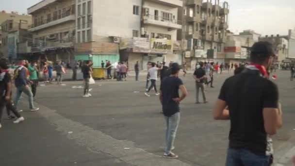 2019 Daki Irak Protestolarında Irak Hükümetine Karşı Gösteri Yapan Kimliği — Stok video