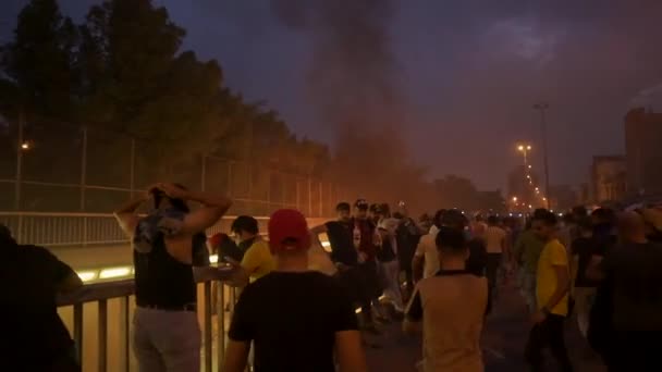 Azonosítatlan Személyek Tüntetnek Iraki Kormány Ellen 2019 Iraki Tüntetéseken Más — Stock videók