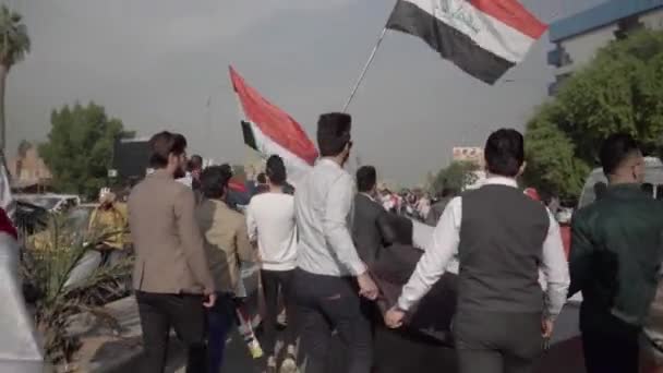 Unidentified People Demonstrating Iraqi Government 2019 Iraqi Protests Also Named — стоковое видео