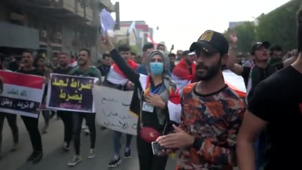 Unidentified People Demonstrating Iraqi Government 2019 Iraqi Protests Also Named — стоковое видео