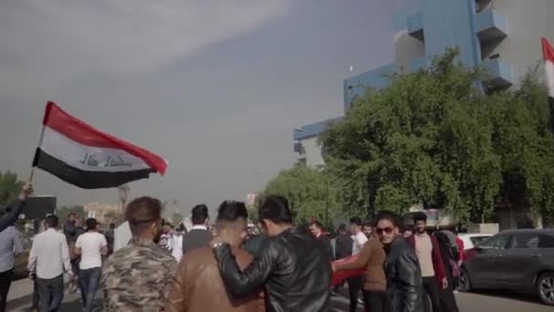 2019 Daki Irak Protestolarında Irak Hükümetine Karşı Gösteri Yapan Kimliği — Stok video