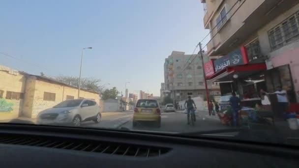 Tráfico Urbano Visto Desde Automóvil Movimiento Ciudad Gaza Cisjordania Ciudad — Vídeos de Stock