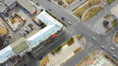 Moğolistan 'ın başkenti Ulaanbaatar' ın binalarının ve sokaklarının havadan görünüşü, yaklaşık Haziran 2021.