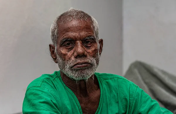 RAXAUL, INDIA: Raxaul, Bihar State, Hindistan 'da tanımlanamayan Hintli adam, Kasım 2021