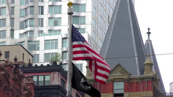 Bandeira Sobre Broadway Nova Iorque Eua — Vídeo de Stock