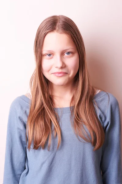 Linda menina adolescente bonito — Fotografia de Stock