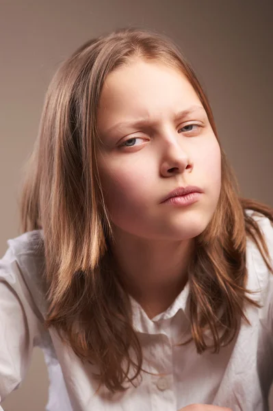 Confused teen schoolgirl — Stock Photo, Image