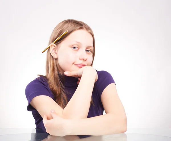 Retrato de uma menina adolescente bonito — Fotografia de Stock