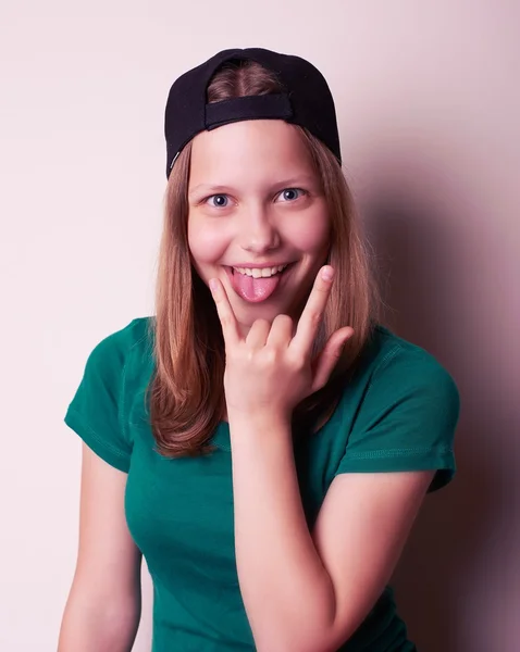 Retrato da jovem menina adolescente rock — Fotografia de Stock