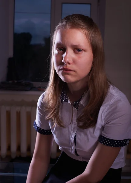 Retrato de uma menina adolescente deprimida — Fotografia de Stock