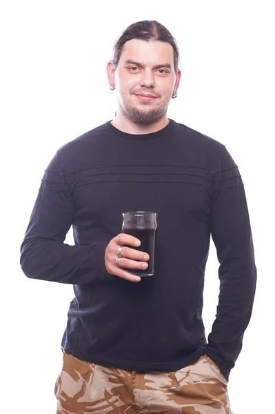 Dude met bierglas — Stockfoto