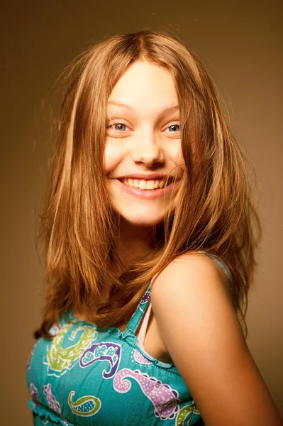 Menina adolescente feliz — Fotografia de Stock