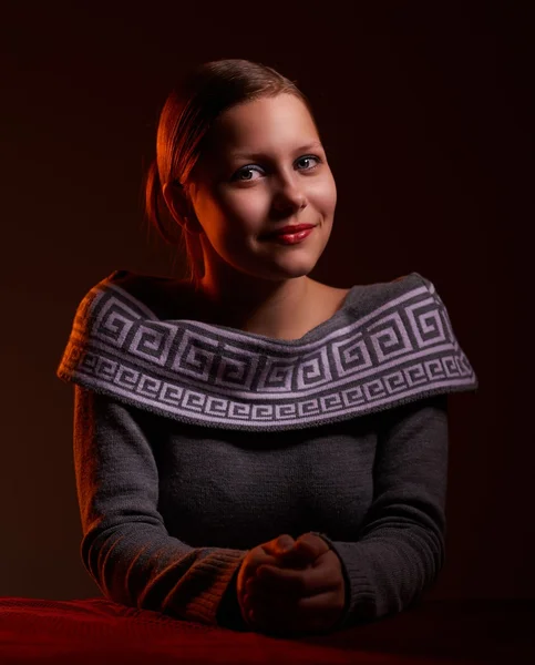 Teen girl smiling, portrait — Stock Photo, Image