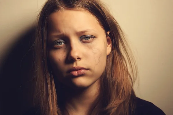 hüzünlü bir genç kız