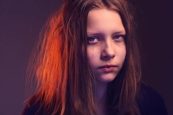 Rozzlobený dospívající dívka — Stock fotografie