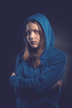 başlıklı afraided teen kız