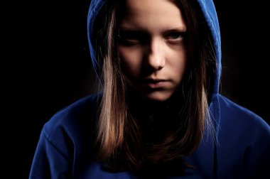 hüzünlü bir genç kız