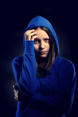başlıklı afraided teen kız