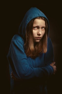 başlıklı afraided teen kız