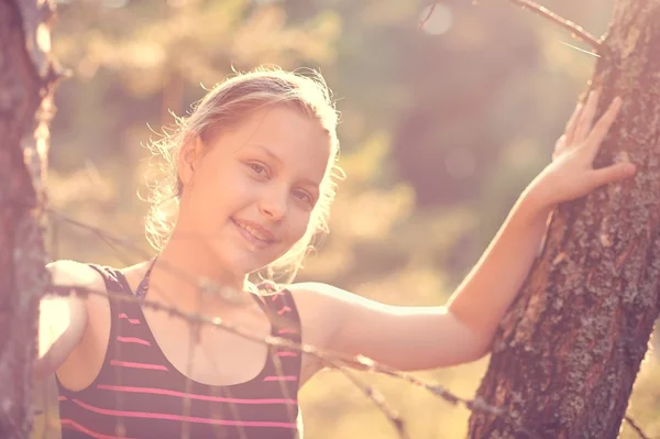 Teen girl rest on the nature — Stock Photo, Image