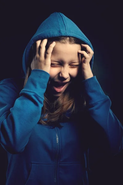 Teen girl screaming — Stock Photo, Image