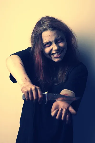 Psycho-Mädchen begeht Selbstmord — Stockfoto