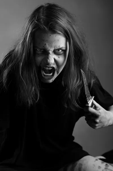 Psycho girl with knife — Stock Photo, Image