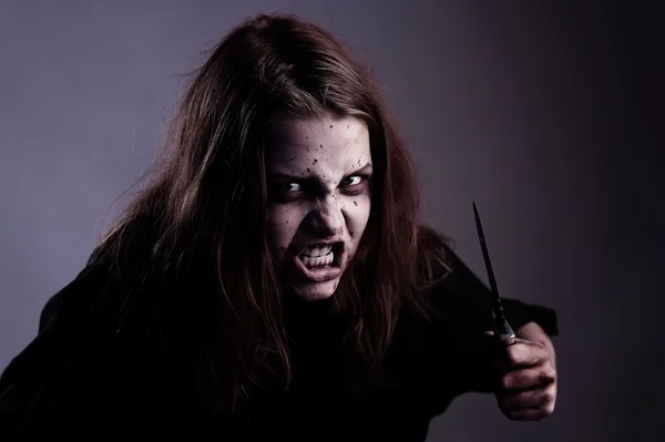 Psycho girl with knife — Stock Photo, Image