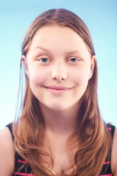 Adolescente menina sorridente — Fotografia de Stock