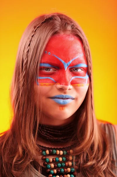 Hermosa chica adolescente de moda con maquillaje — Foto de Stock