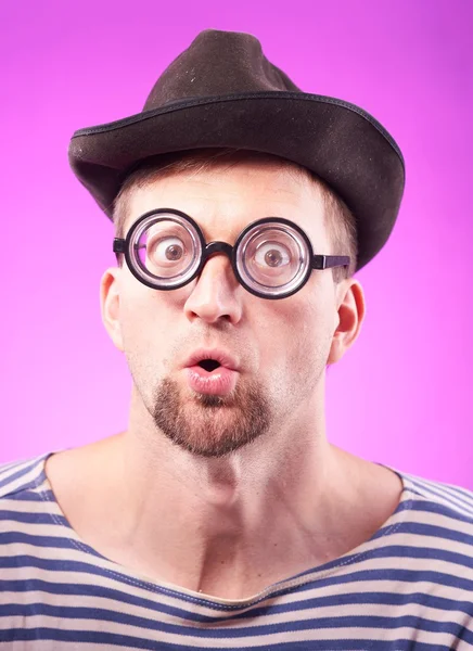 Nerd ragazzo in cappello — Foto Stock