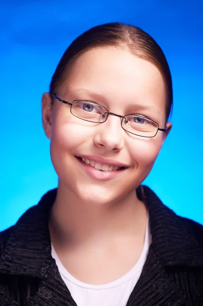 Joven empresaria sonriendo — Foto de Stock