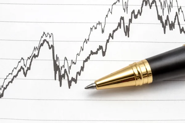 Analisando o mercado de ações — Fotografia de Stock