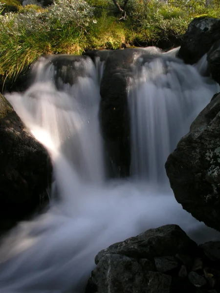 Gebirgsbach — Stockfoto