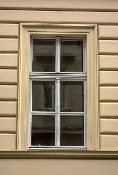 Altbau-Fenster — Stockfoto