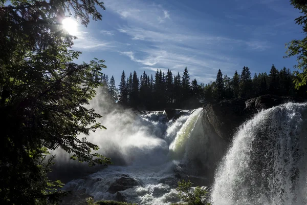 Cascada de montaña — Foto de Stock