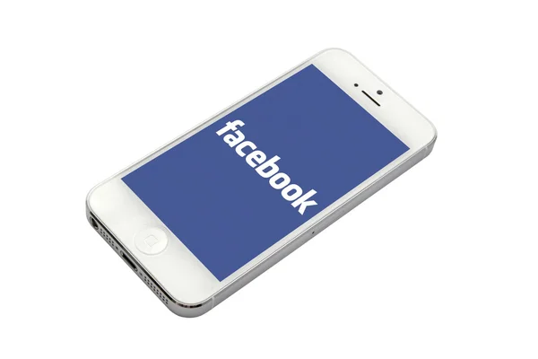 Facebook en iphone5 — Stockfoto