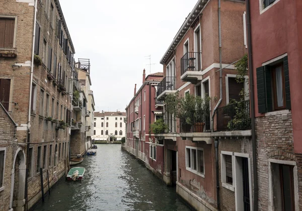 Krásná scéna ulici v Benátkách — Stock fotografie