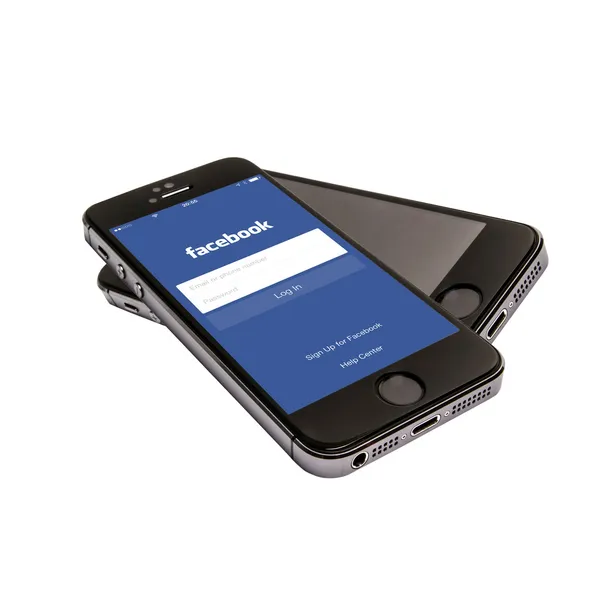 IPhone 5'ler ve facebook — Stok fotoğraf