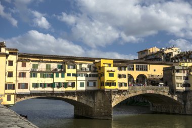 Floransa'daki Ponte vecchio (eski köprü)