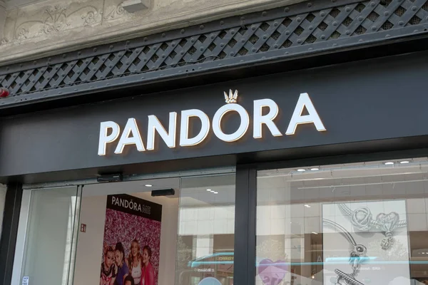 Barcelona Spain May 2022 Pandora Shop Pandora Danish Jewellery Manufacturer — стоковое фото