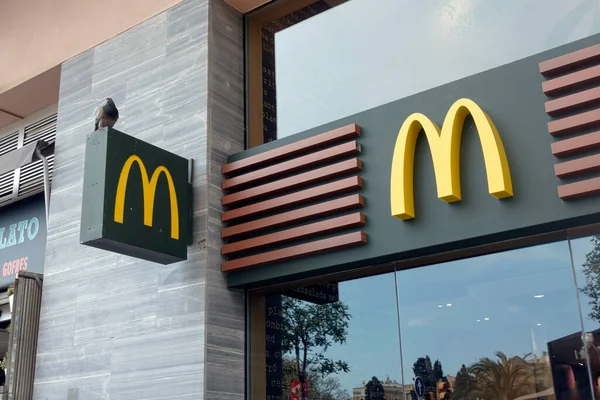 Barcelona Spain May 2022 Mcdonald Restaurant Sign Mcdonald American Fast — Stock Photo, Image