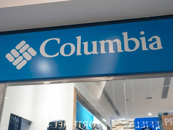 Funchal Portugal Oct 2021 Columbia Sportswear Store Sign Guess American —  Fotos de Stock