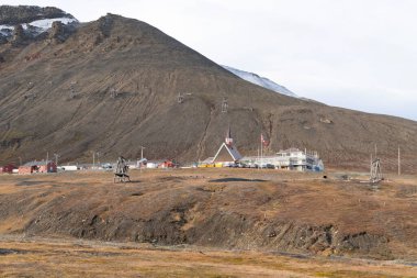 Longyear byen, Svalbard - 11 Şubat 2022: Dünyanın Longyear byen, Svalbard, Norveç 'teki en kuzeydeki kilisesi