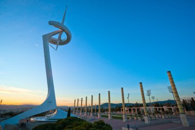 iletişim ve aydınlatma sütunlarda oly Montjuic Kulesi