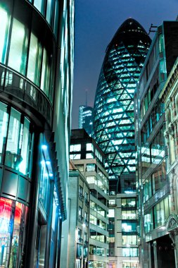 Londra - 16 Mart: Swiss Re Gher modern Cam ofisler