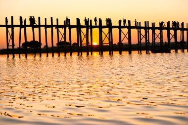 u bein Köprüsü'nde amarapura, mandalay, myanmar.