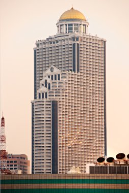 Bangkok - 18 Aralık: 2001 yılında inşa devlet kulenin balkon