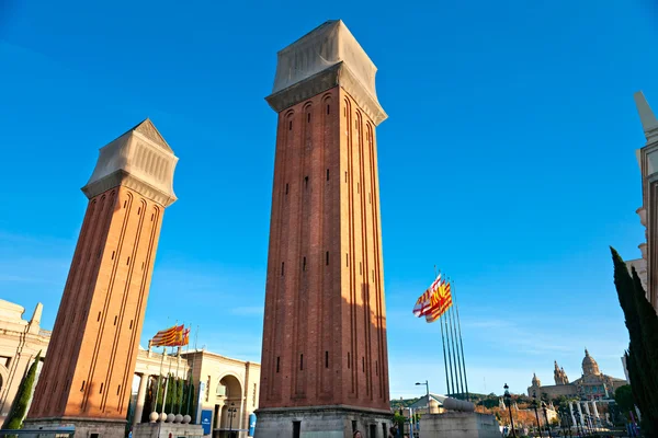 Blick auf den venezianischen Turm am Espanya-Platz, Barcelona. Spanien. — Stockfoto