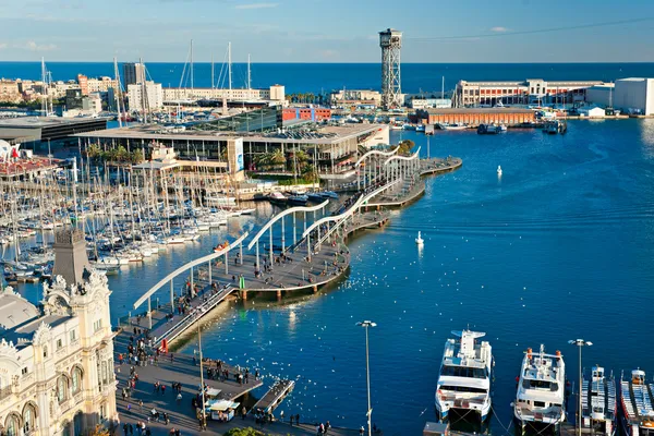 Nattopptak av Rambla de Mar, Barcelona, Spania . – stockfoto